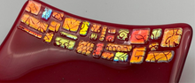 Lade das Bild in den Galerie-Viewer, Quadratische Schale 14x14cm mit metallischer Aufschmelzung rot
