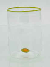 Lade das Bild in den Galerie-Viewer, Elegante mundgeblasene Wassergläser mit charakteristischem Rand.
