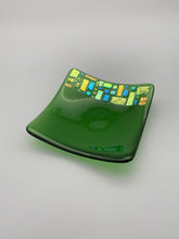 Lade das Bild in den Galerie-Viewer, Quadratische Schale 14x14cm mit metallischer Aufschmelzung grün
